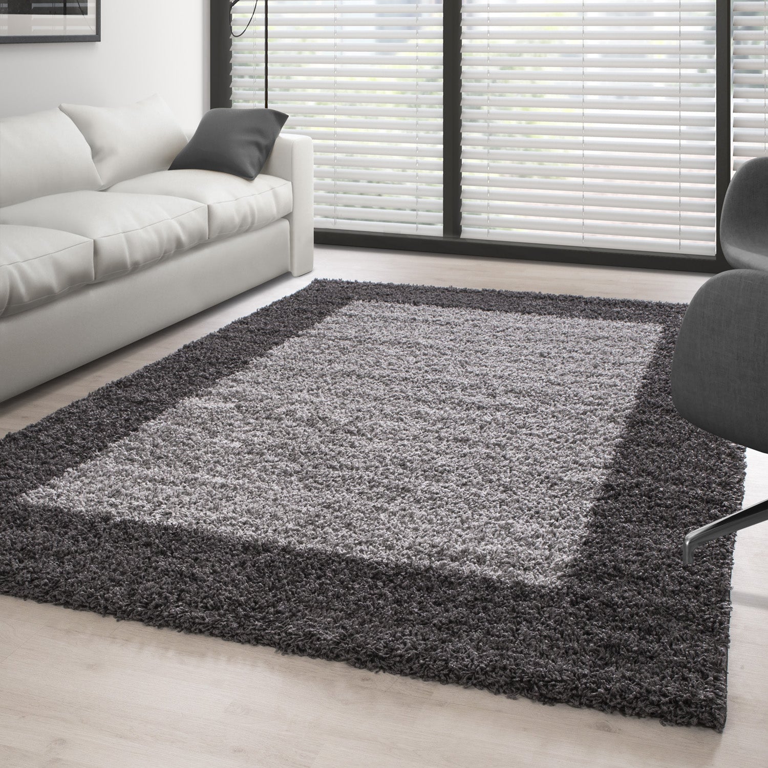 Shaggy rug, deep pile, long pile living room rug, patterned in border design