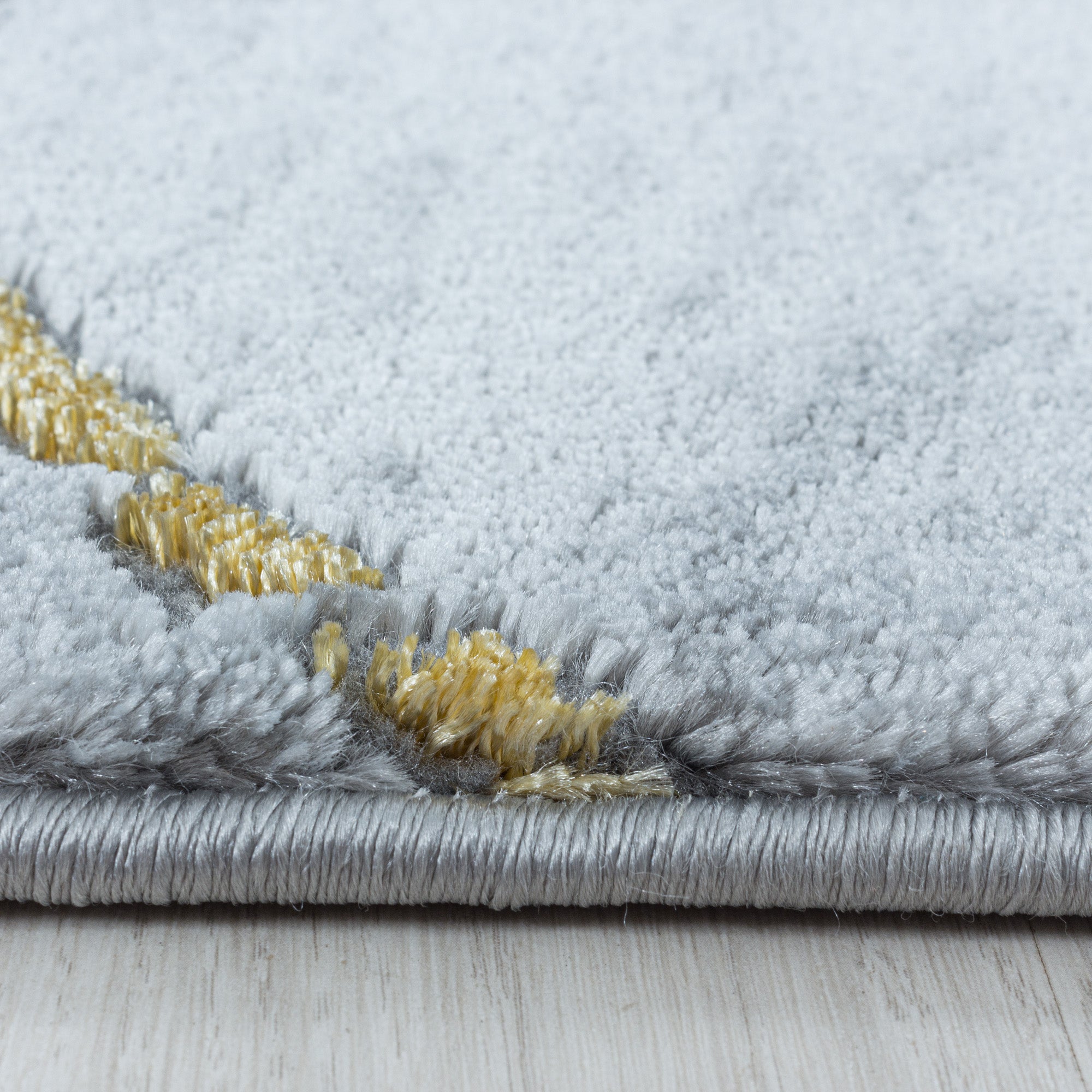 Tapis salon tapis design scandinave aspect marbre avec fibres brillantes
