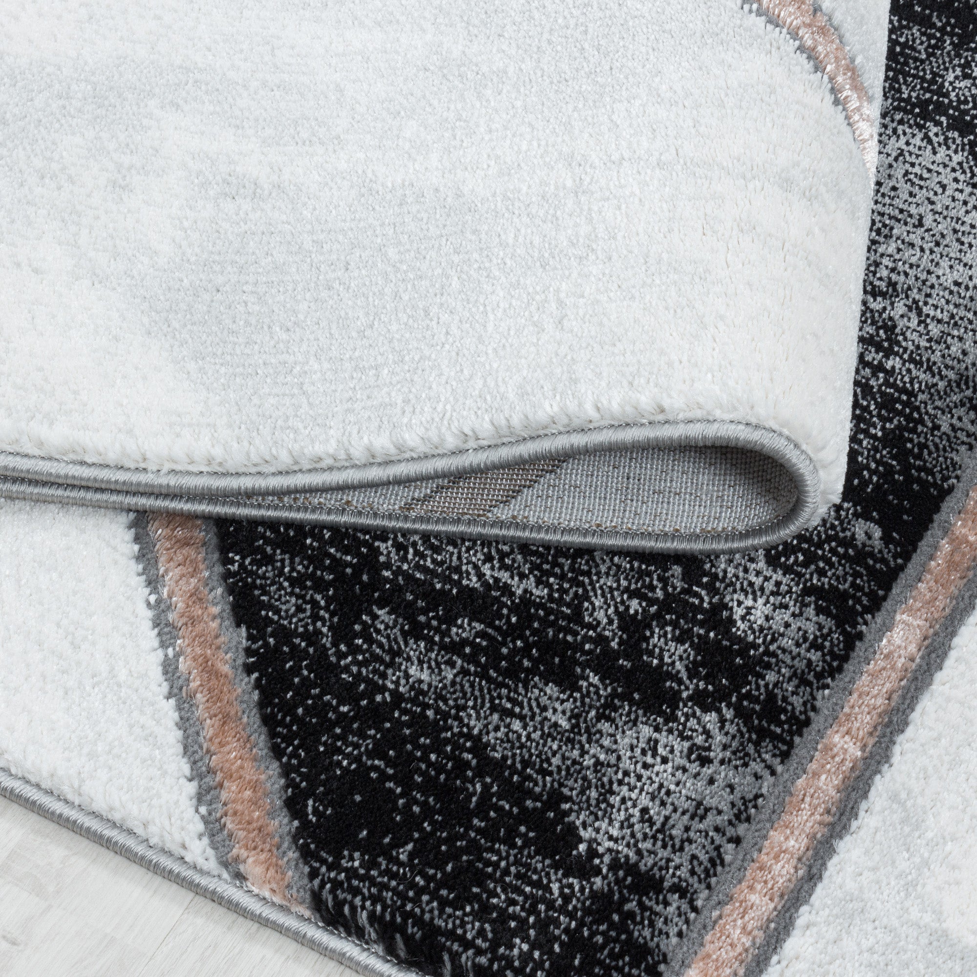 Tapis salon tapis design scandinave aspect marbre avec fibres brillantes