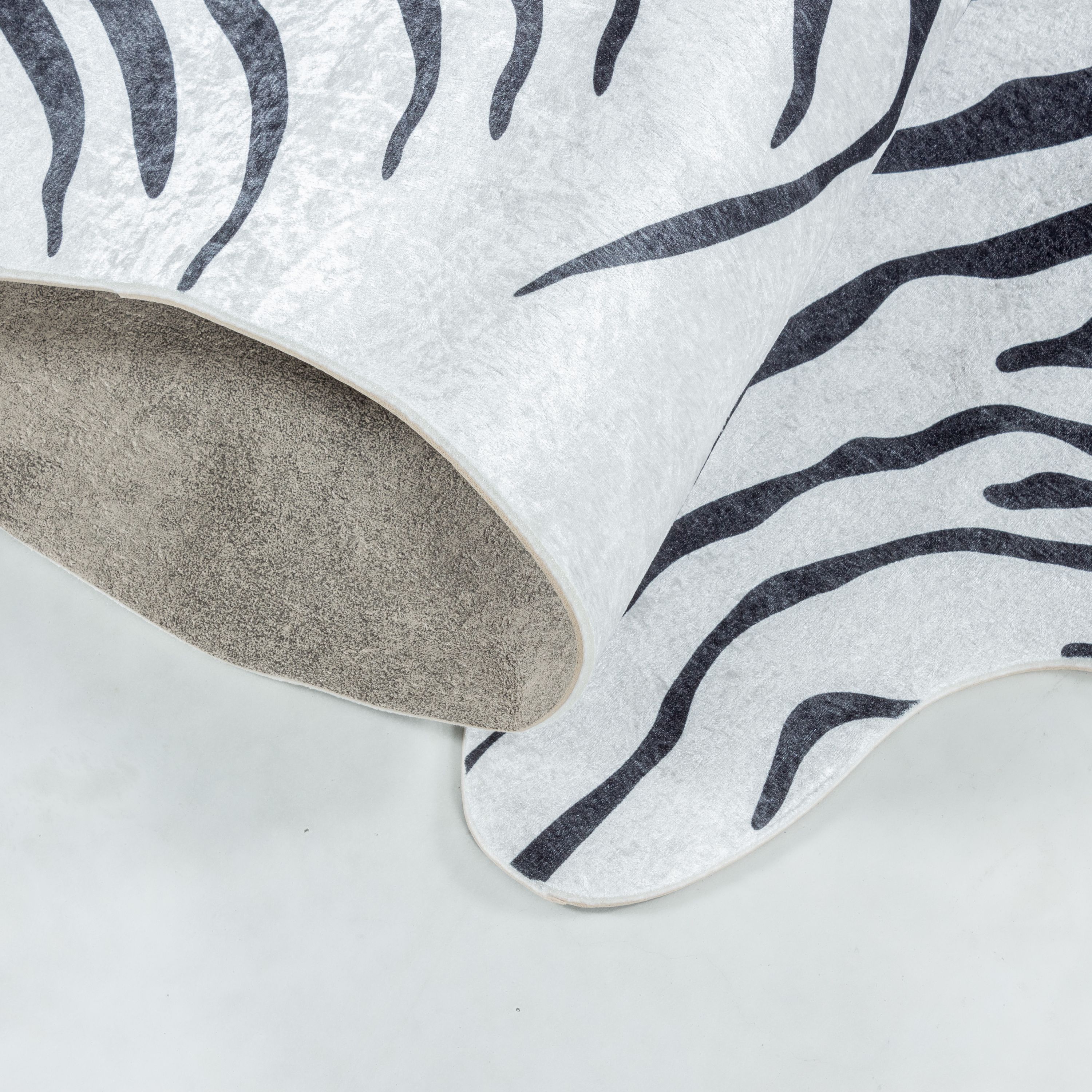 Fellteppich Kuhfell Tigerfell imitat Digitaldruck Waschbar Rutschfest