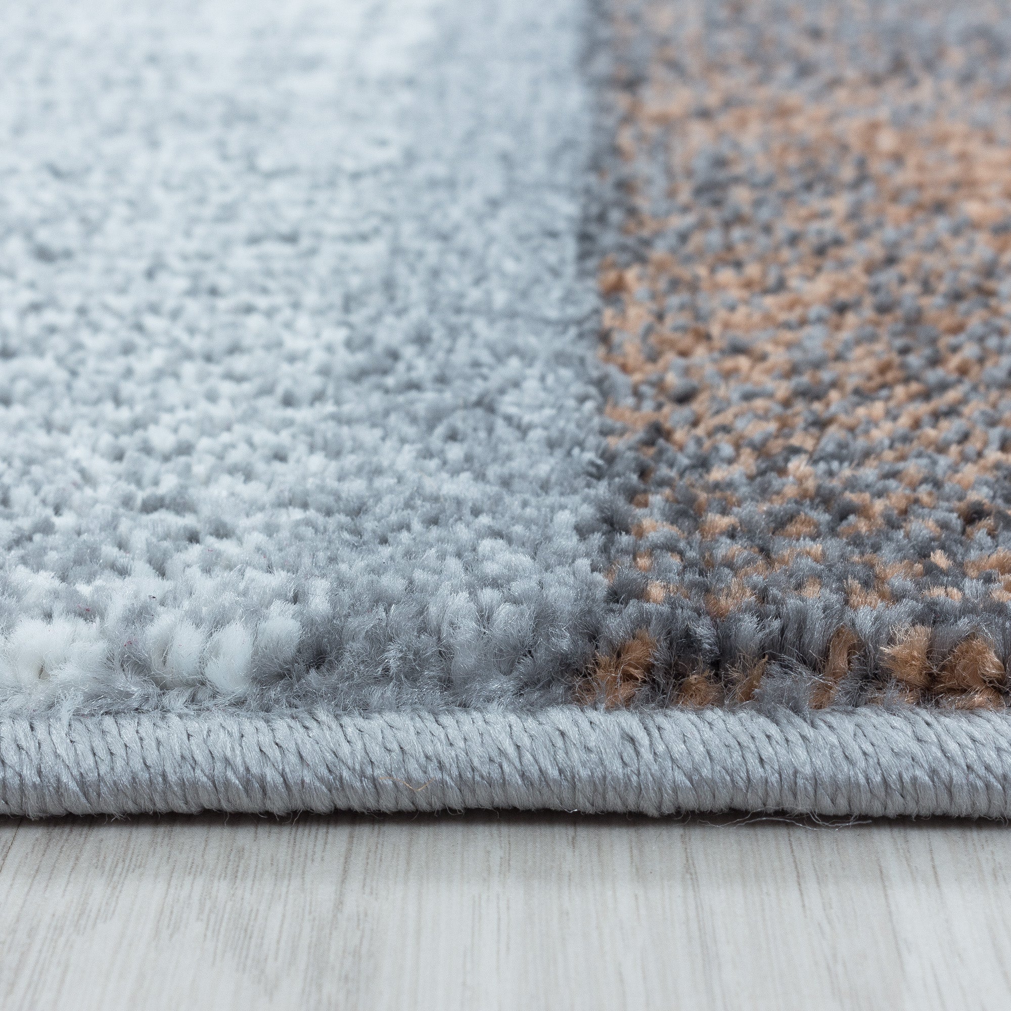 Tapis de salon design moderne, doux, à poils courts, design à carreaux, robuste
