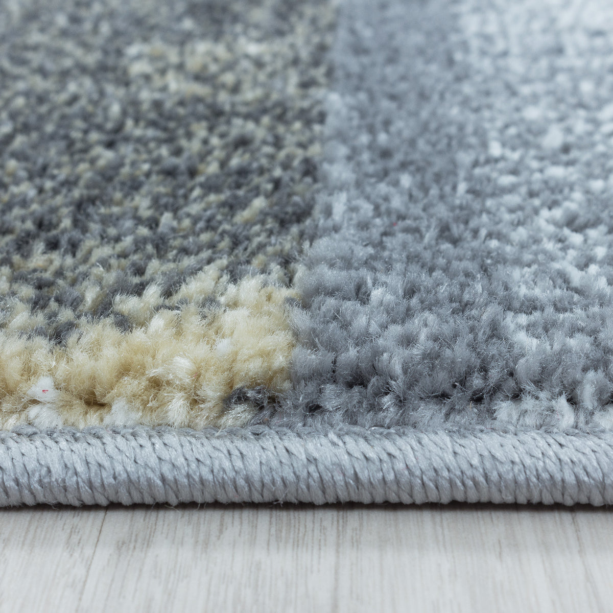 Modern Designer Wohnzimmer Teppich Weicher Kurzflor Kariert Design Robust