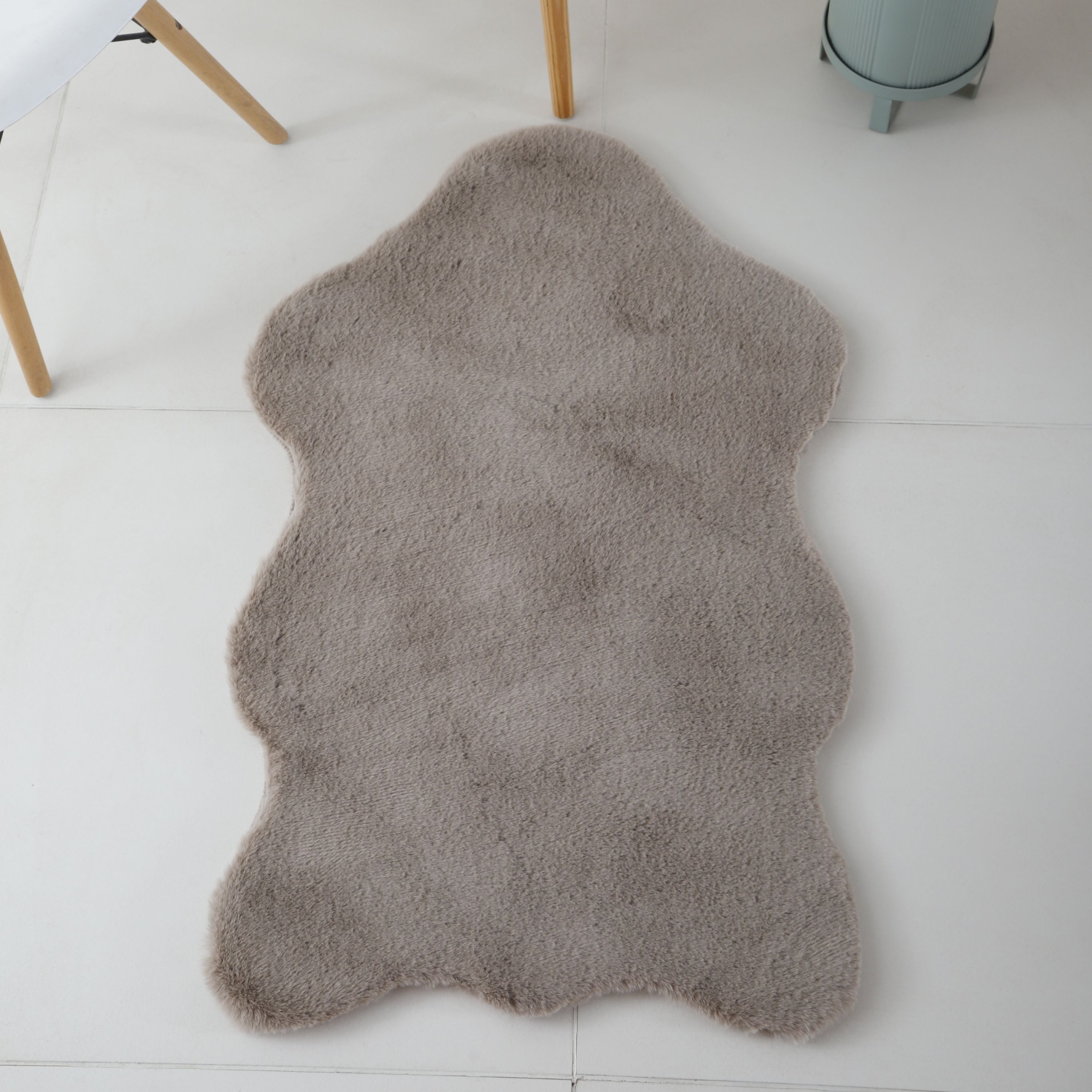 Rug plush plain sheepskin shape faux fur rug bedroom fur look