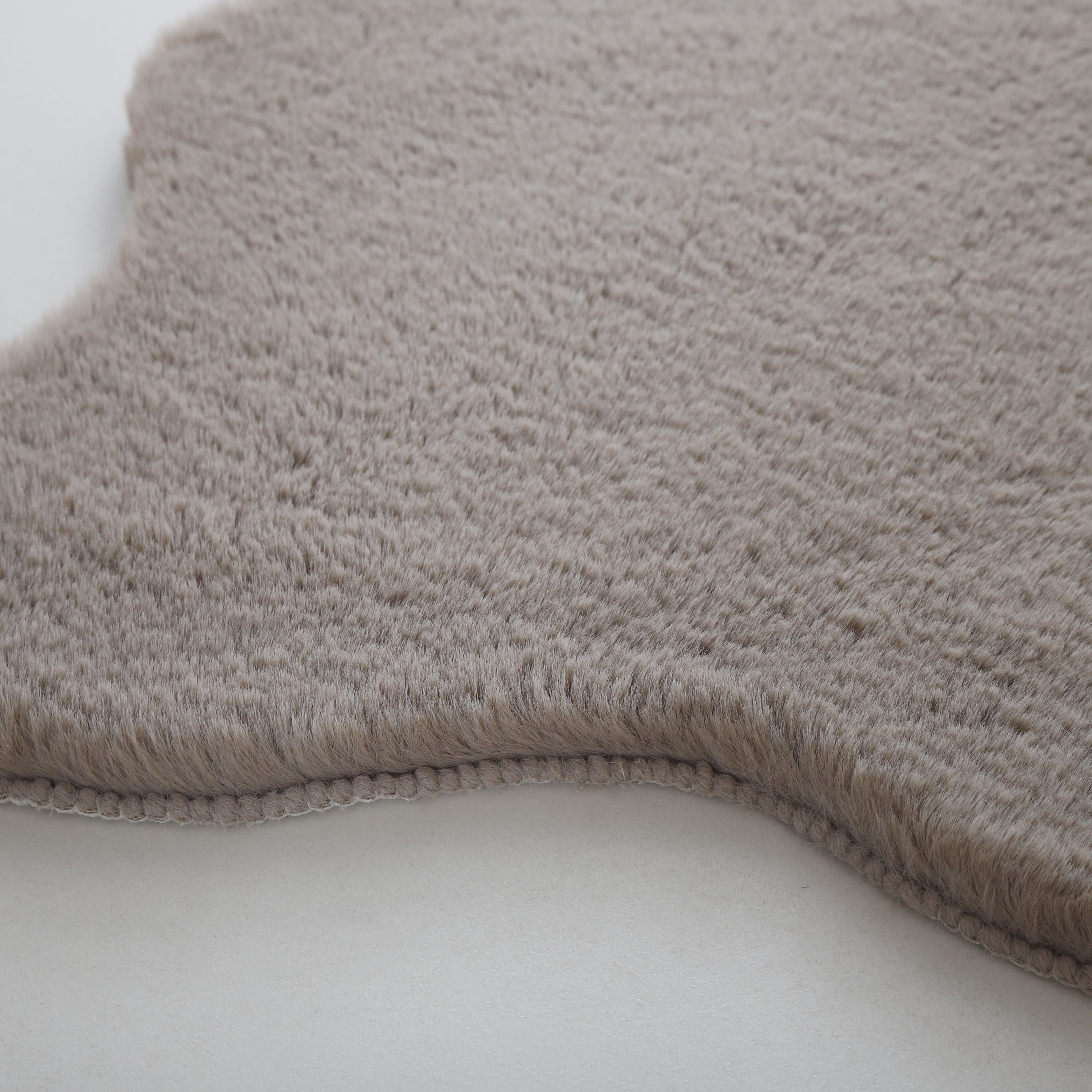 Rug plush plain sheepskin shape faux fur rug bedroom fur look