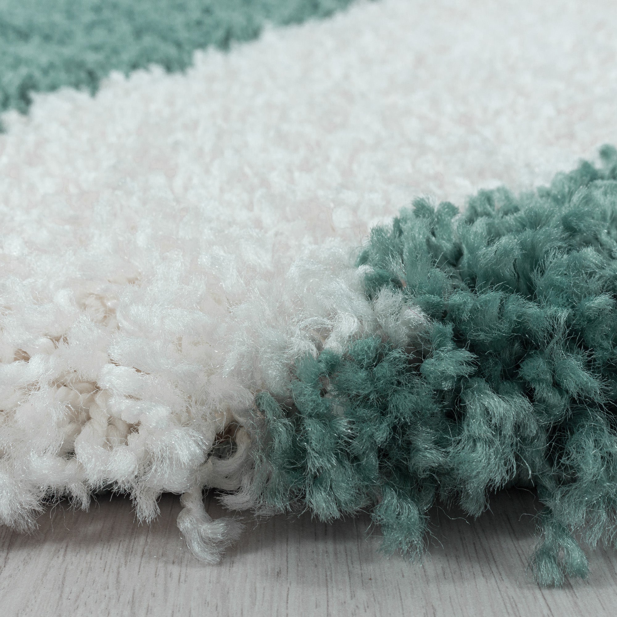 Deep pile rug, long pile meander design, fluffy shaggy rug for living room