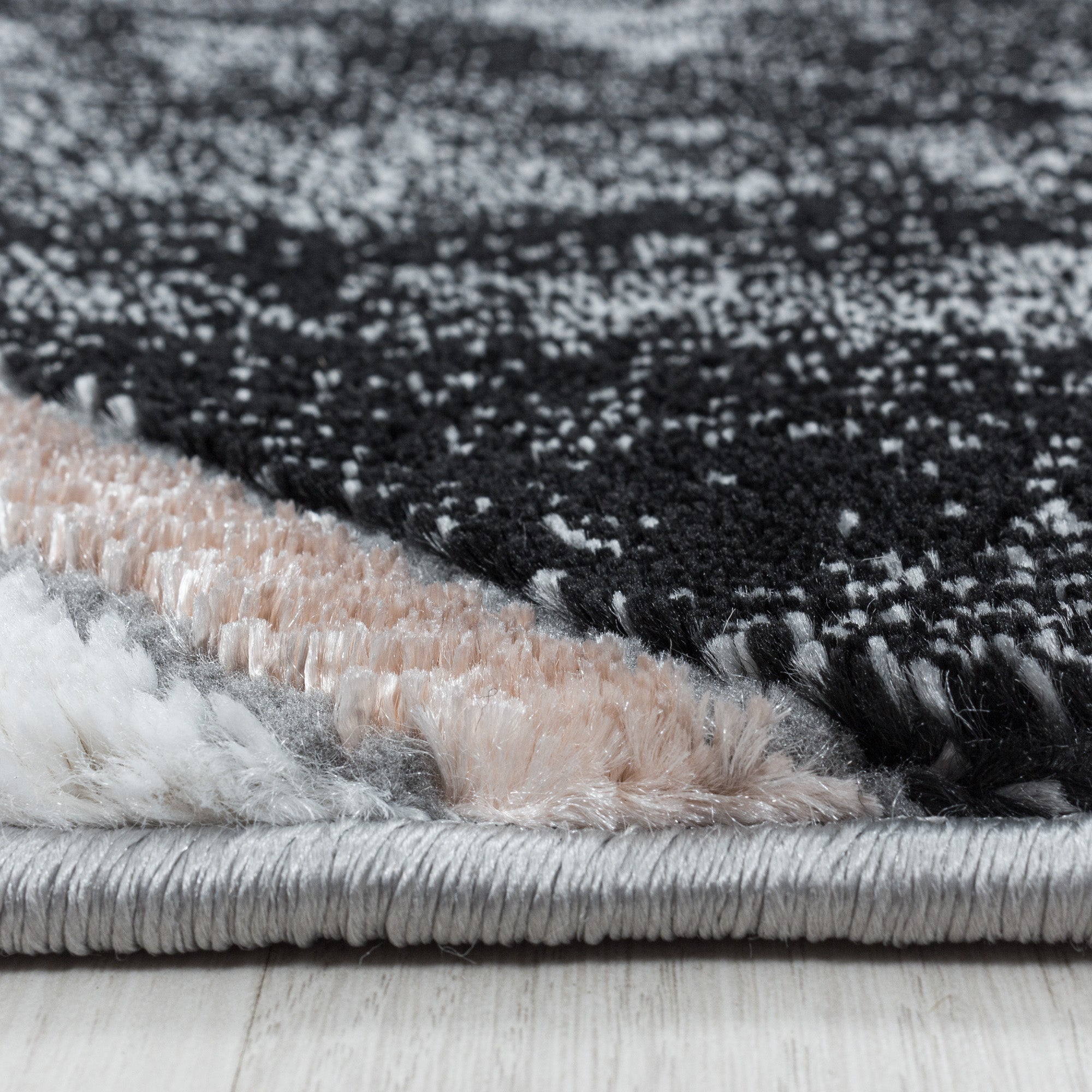 Tapis salon tapis design scandinave aspect marbre avec fibres brillantes