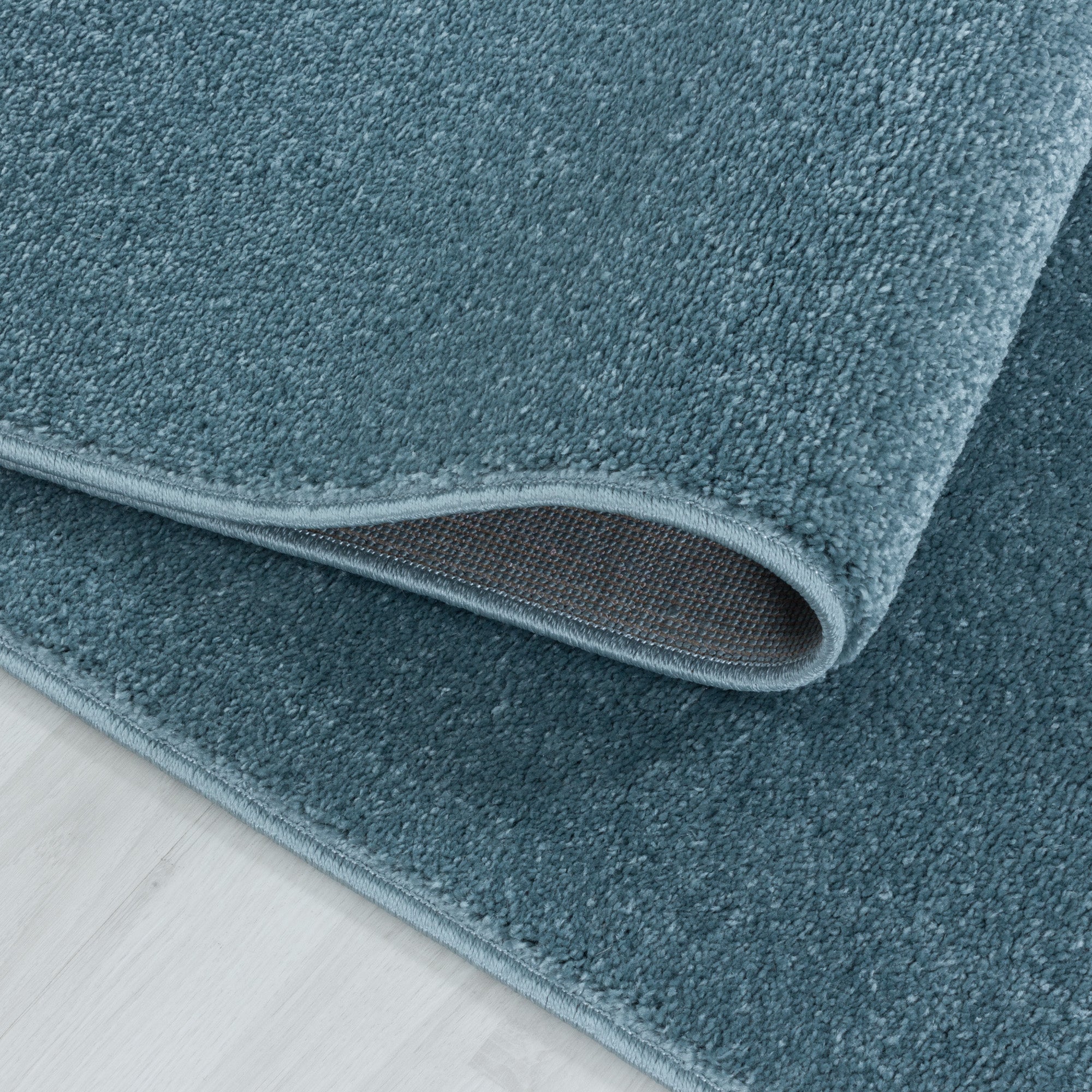 Modern designer short pile rug for living room, plain, robust, easy to care for