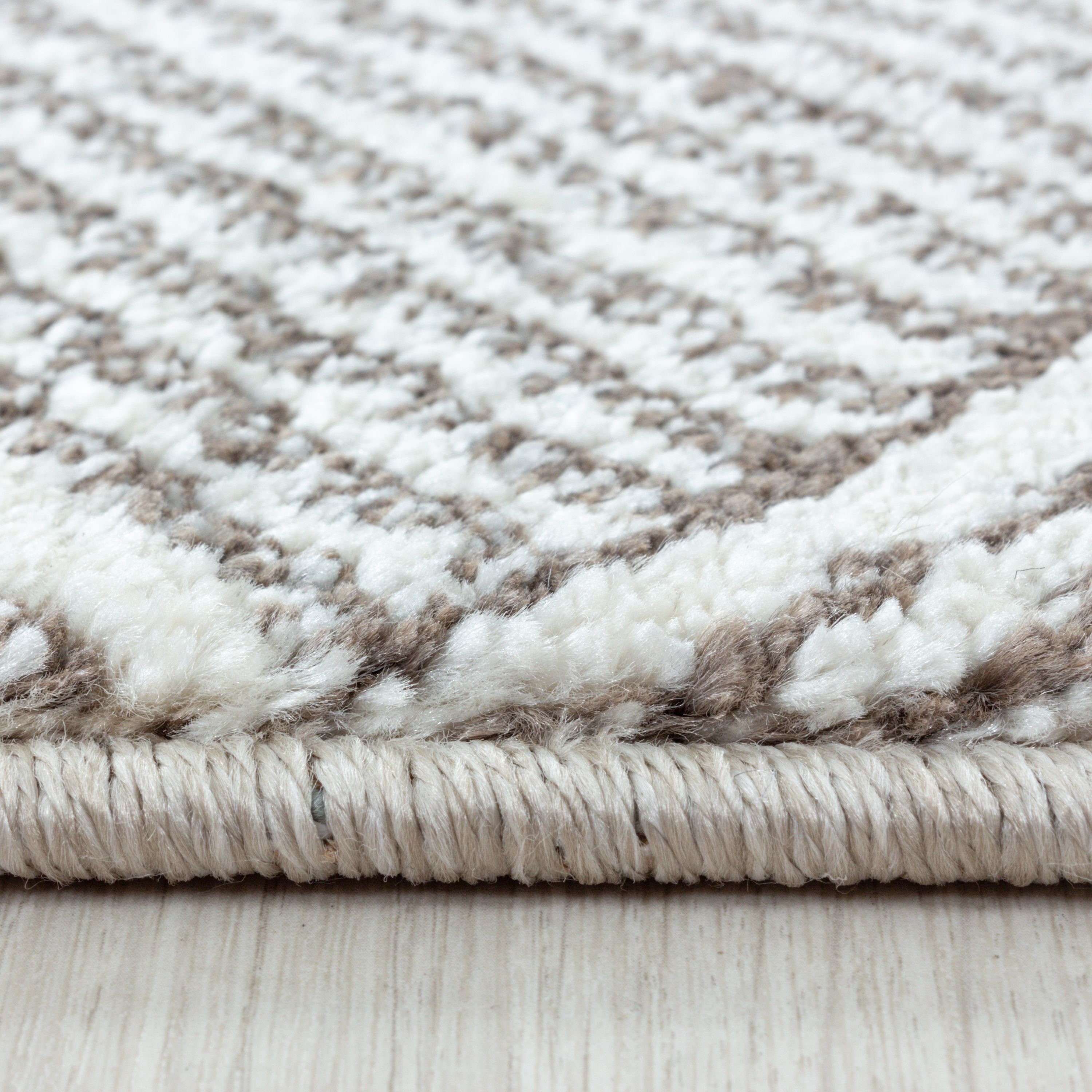 Short pile rug for living room, modern design, vintage style, soft, easy to care for