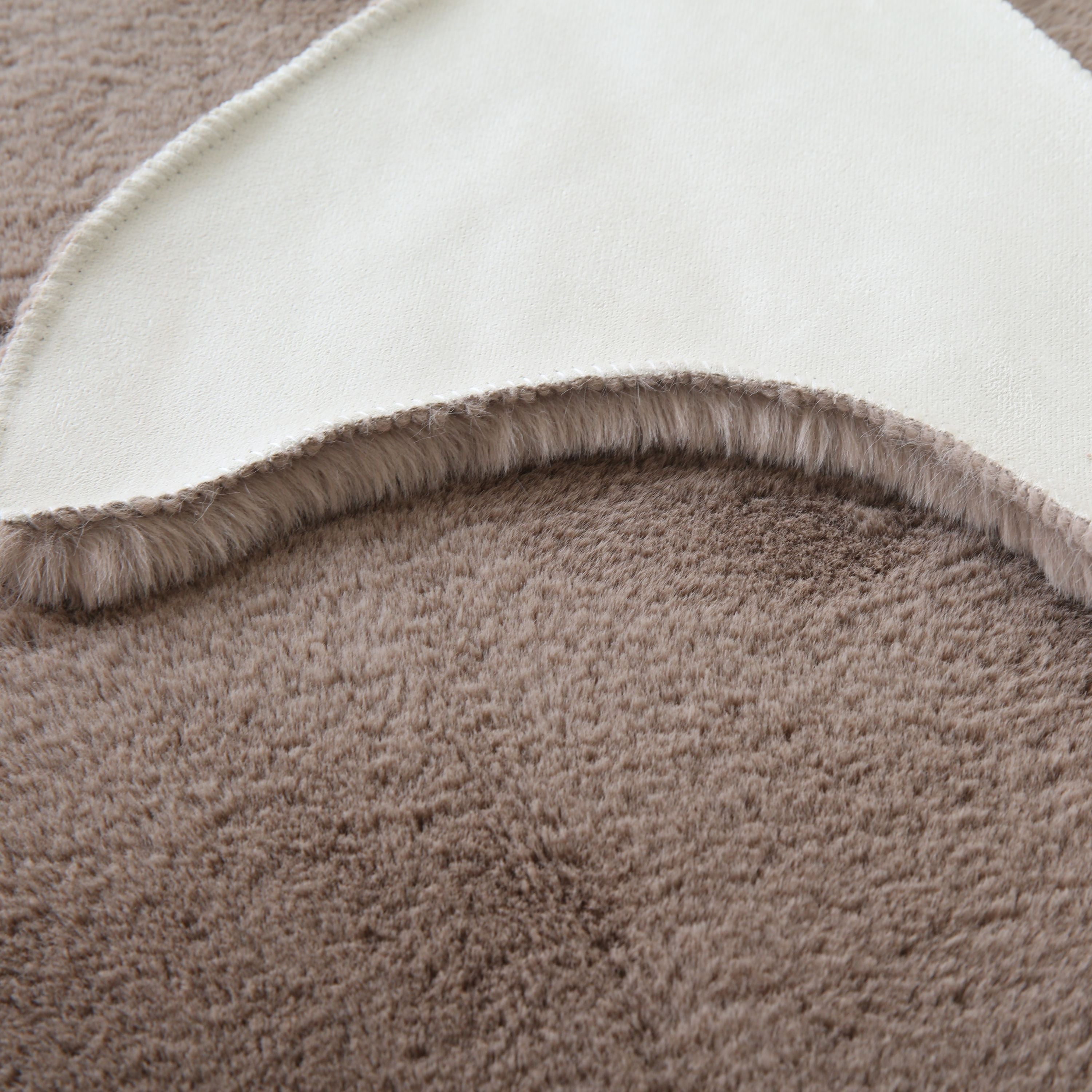 Tapis peluche uni forme baleine fausse fourrure chambre enfant aspect fourrure super doux