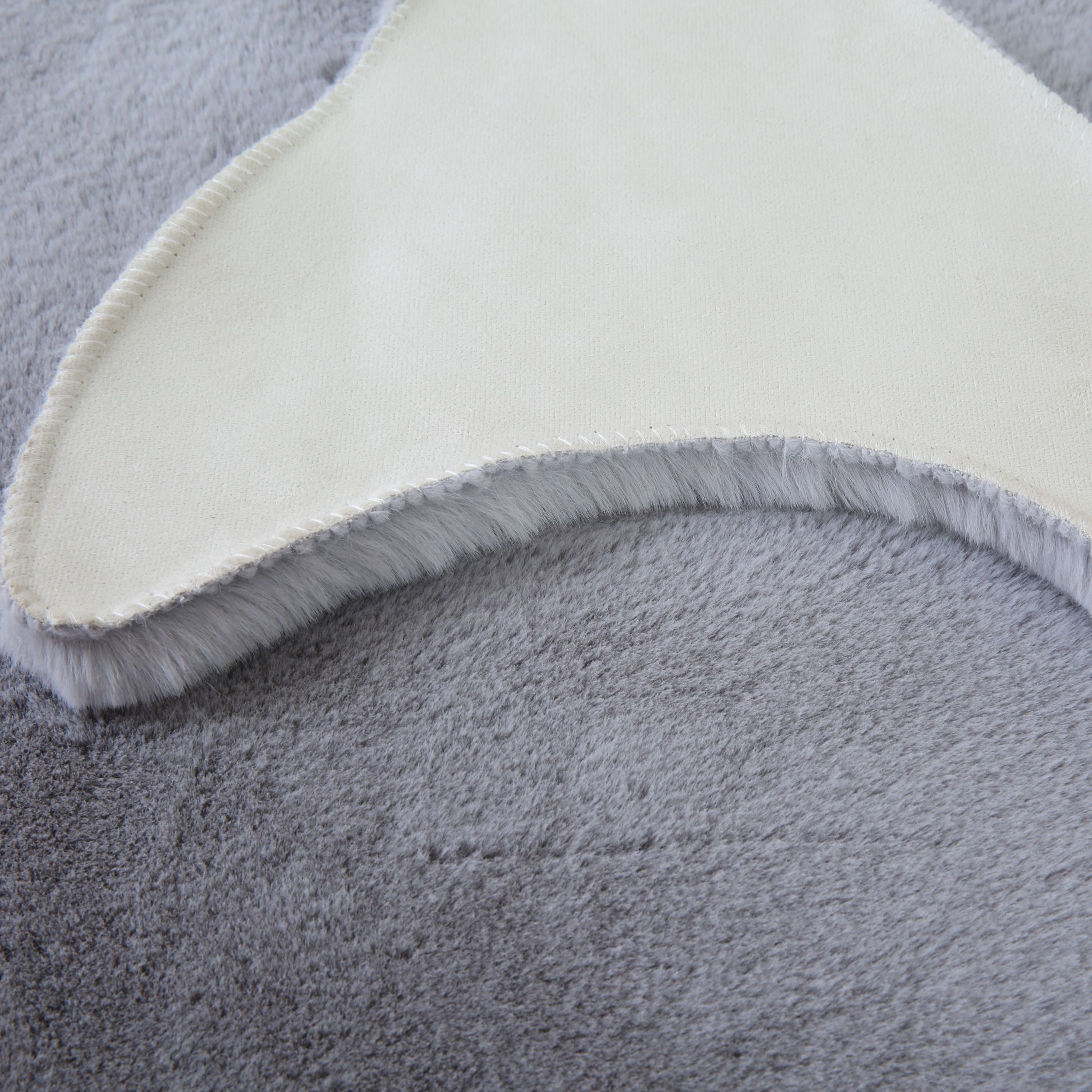 Tapis peluche uni forme baleine fausse fourrure chambre enfant aspect fourrure super doux