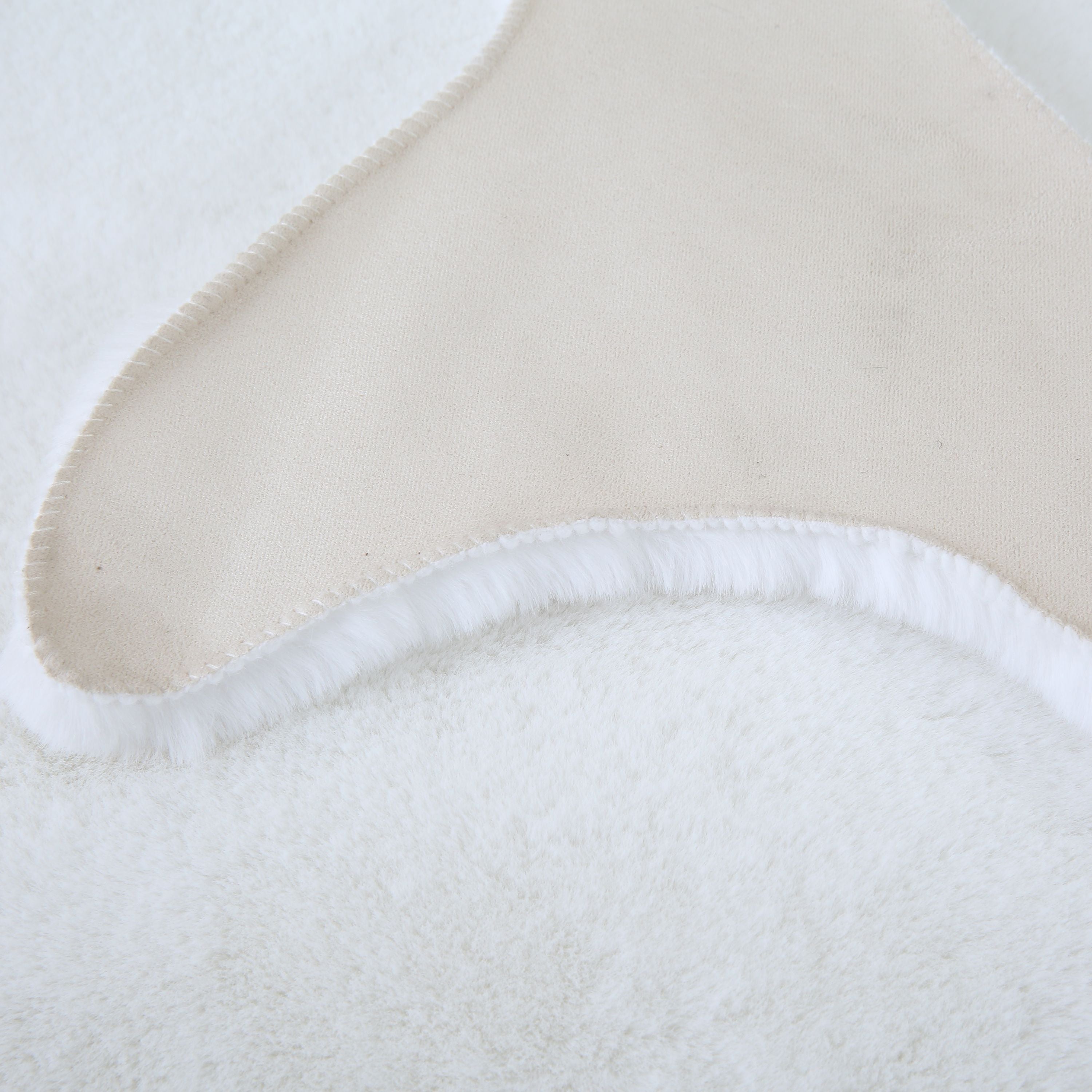 Tapis peluche uni forme baleine fausse fourrure chambre enfant aspect fourrure super doux