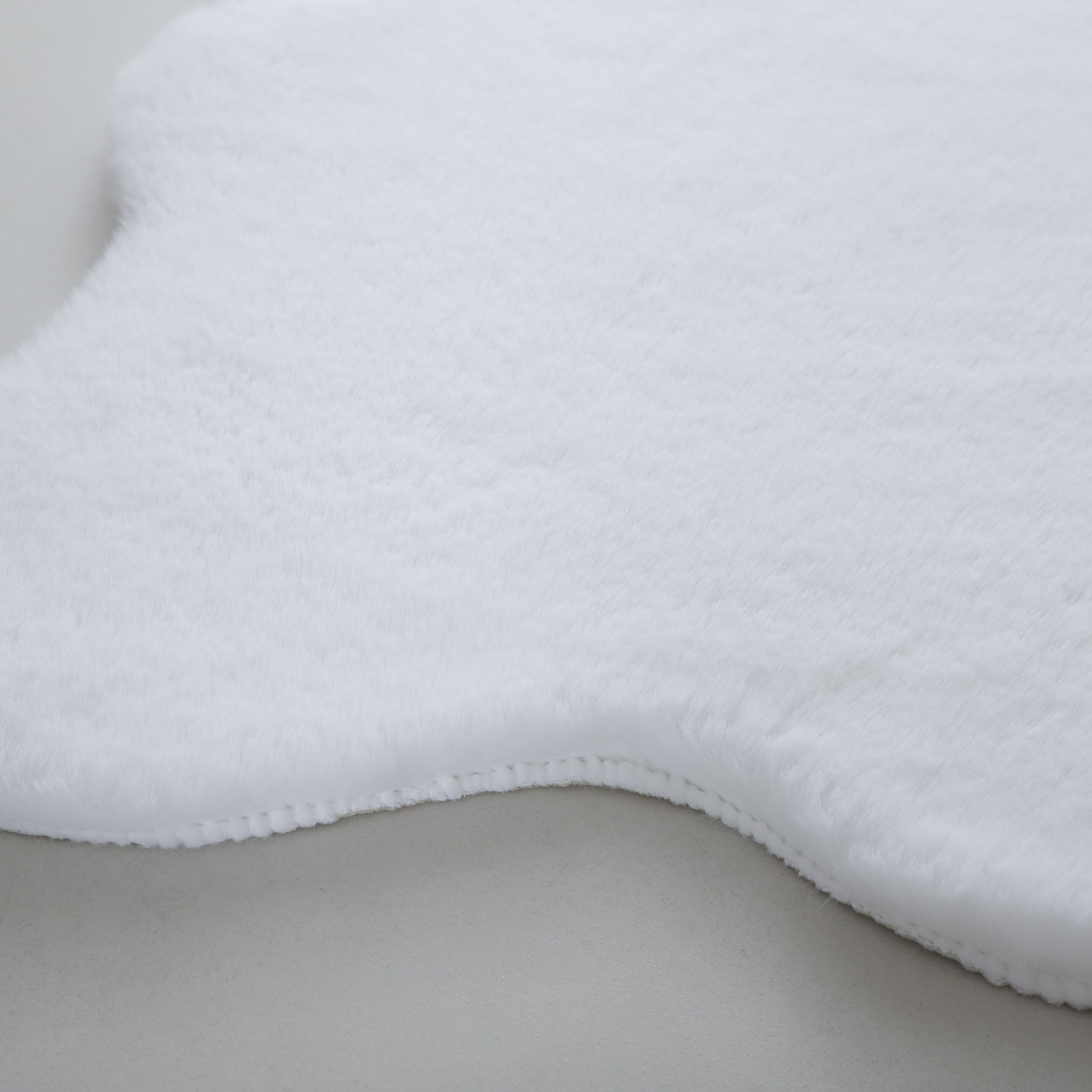 Rug plush plain sheepskin shape faux fur rug bedroom fur look