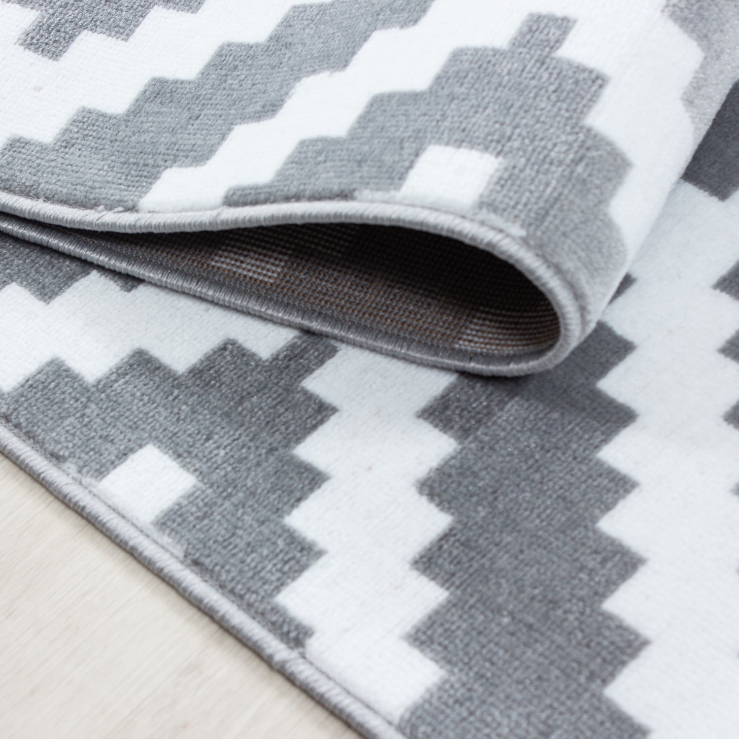 Modern short pile carpet living room diamond design soft pile easy to care for